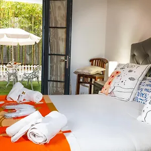 saint-tropez-centre-suite-les-canoubiers-pour-4.fr-provencehotel.com/